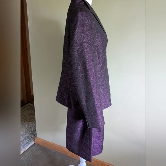 Le Suit Purple Blazer and Skirt Set - Picture 5 of 10
